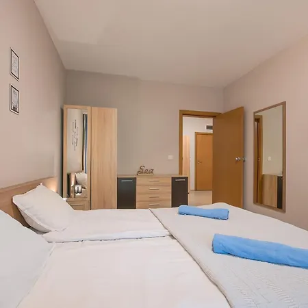 Excelsior Sunny Apartament *