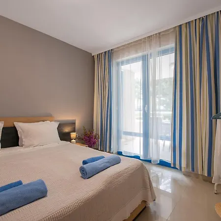 Excelsior Sunny Апартаменти